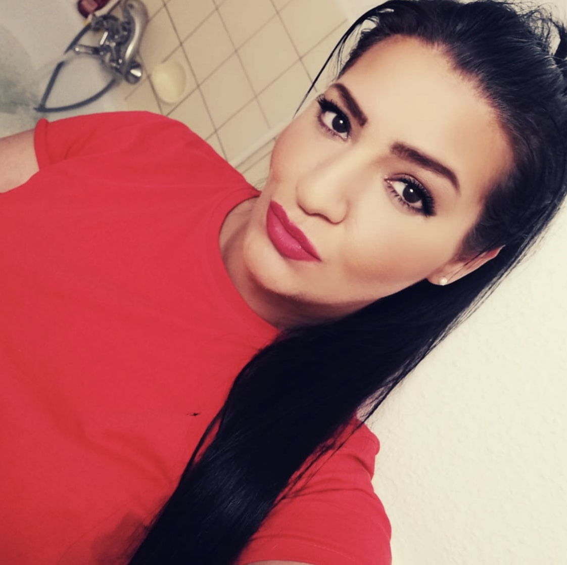 A90647B8-CE4C-4D3F-9046-163FEC75F9DF